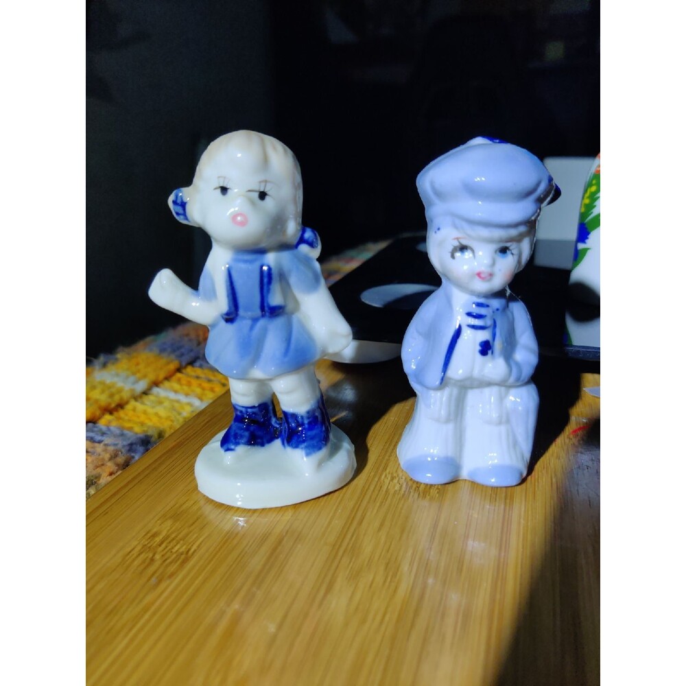 1970 Porcelain Dutch Boy & Girl Figurine